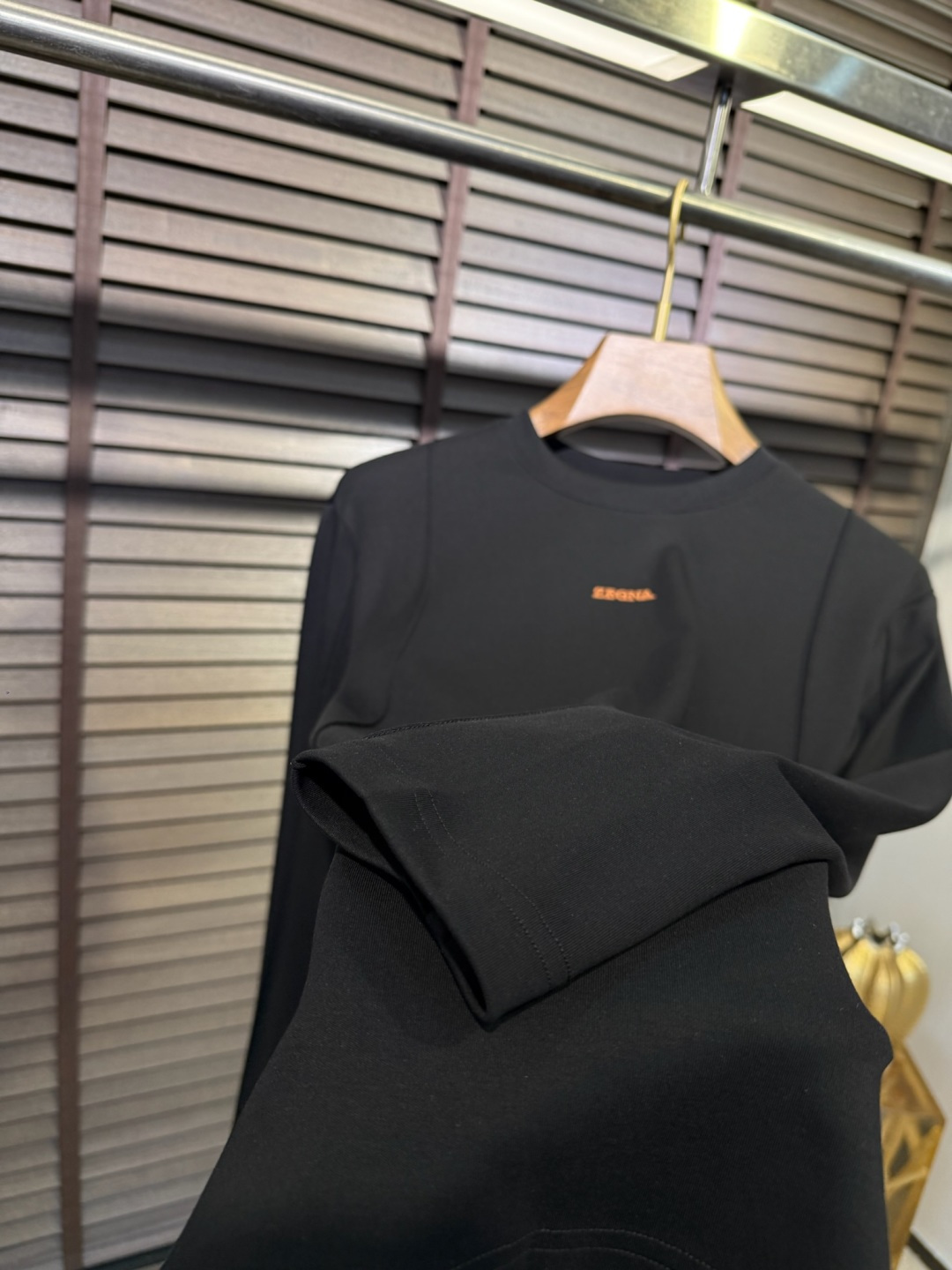 ZEGN&EZ杰尼🦷FW2025新款圆领打底衫。采用46%棉➕46%莫代尔➕8%氨纶混纺面料，可机洗，立