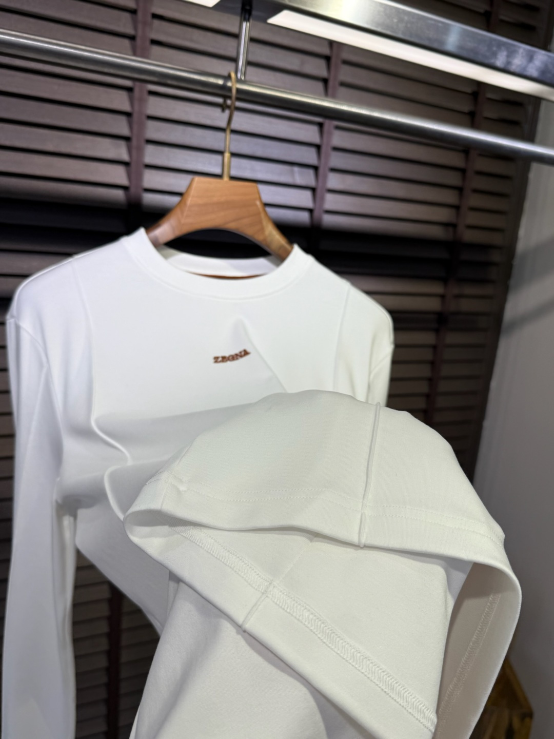 ZEGN&EZ杰尼🦷FW2025新款圆领打底衫。采用46%棉➕46%莫代尔➕8%氨纶混纺面料，可机洗，立