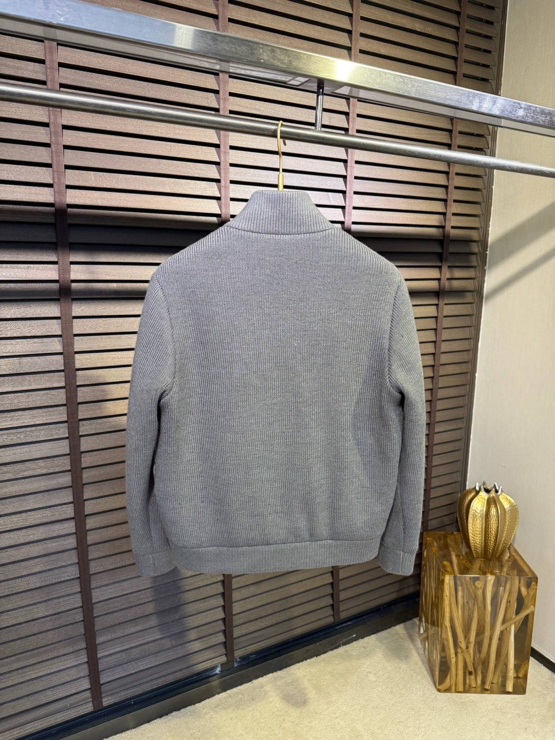 羽绒服 Loro Pian&lP🆕诺悠翩雅FW2025新款立挺针织羽绒拼接外套。柜子在售爆款。采用原版羊