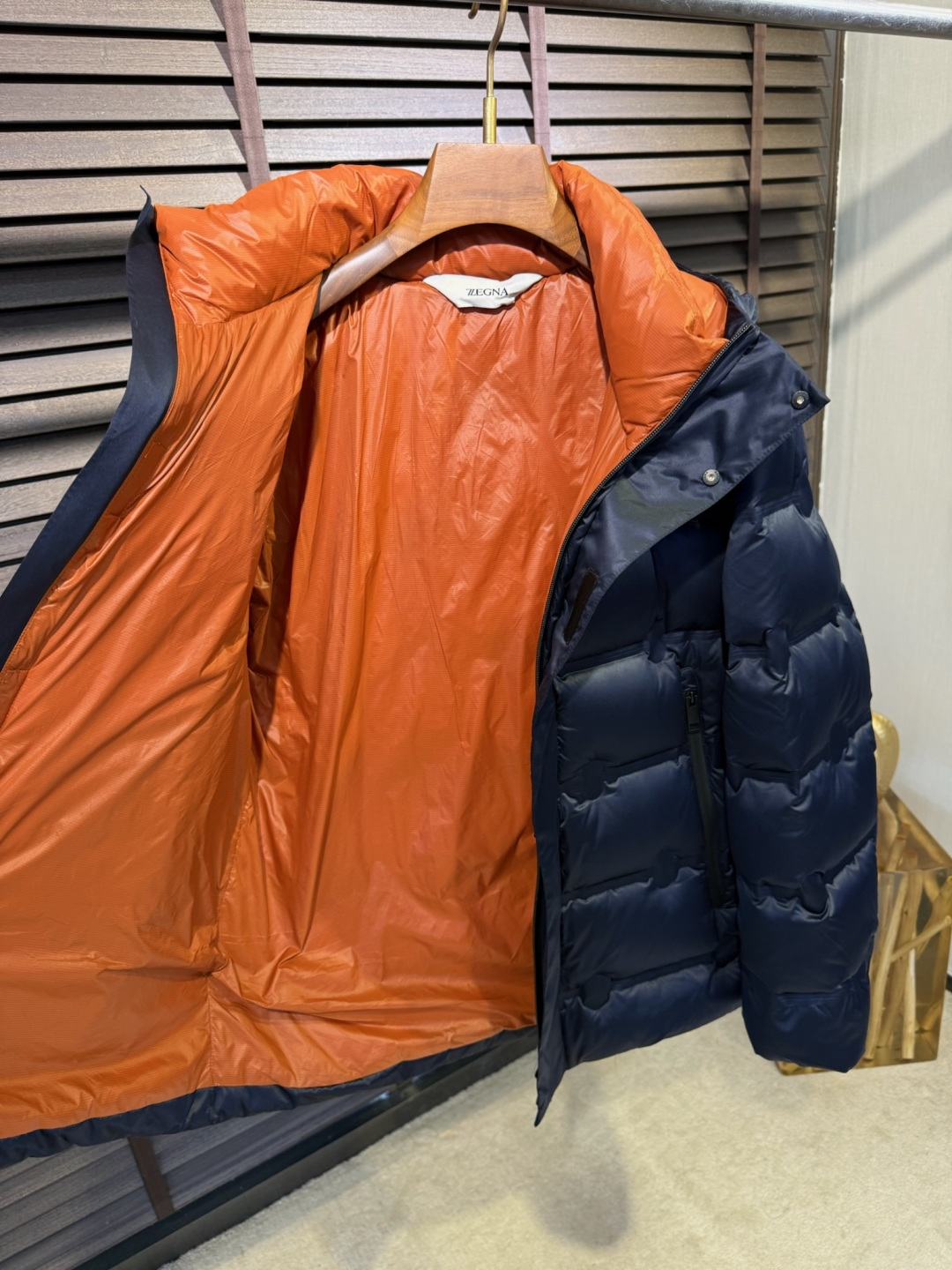 Zegn&杰尼🦷FW2025冬季新款羽绒服。连帽设计，商务与休闲兼并，帽子不可拆卸，适合各种场合穿搭。采