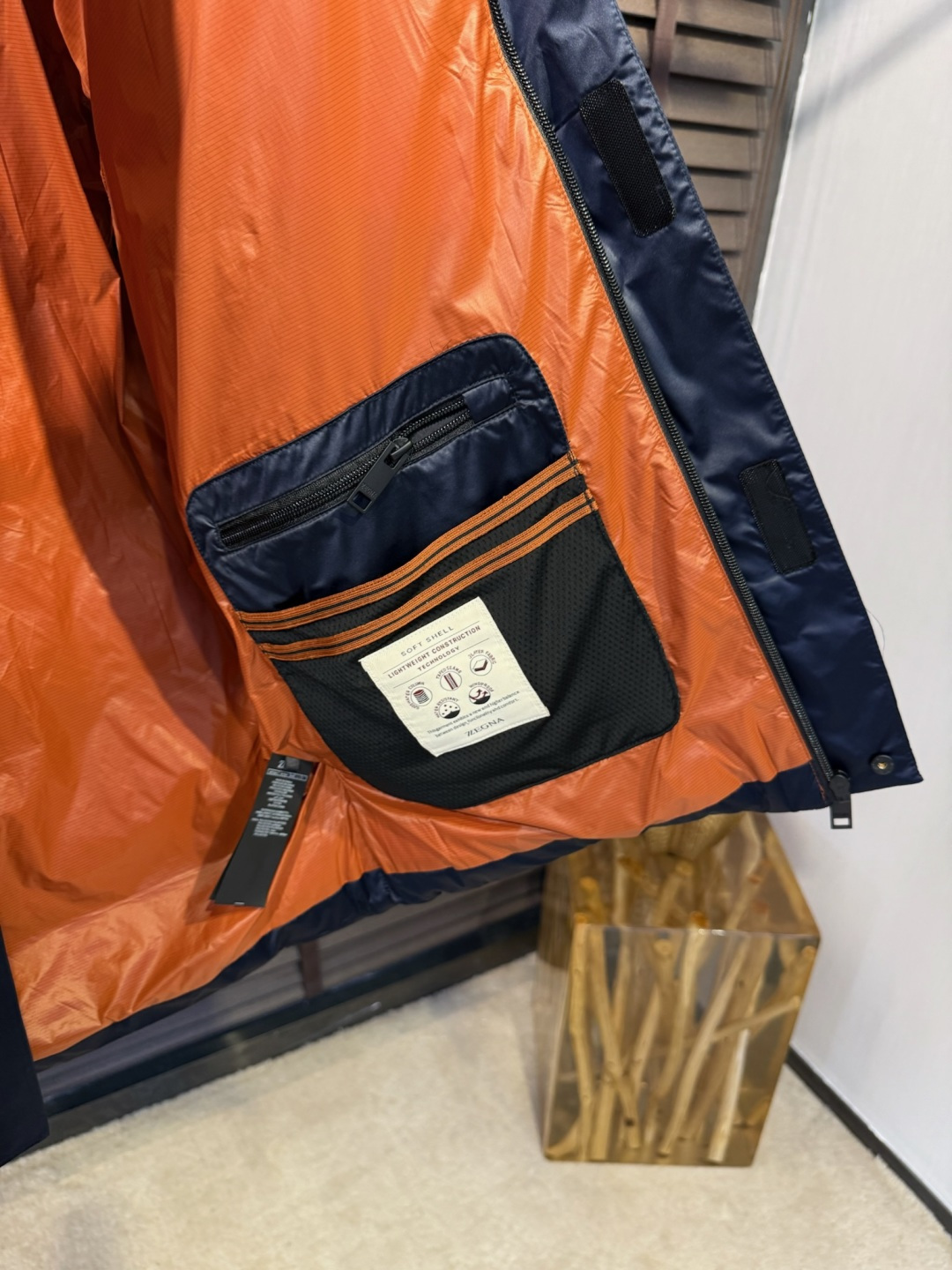 Zegn&杰尼🦷FW2025冬季新款羽绒服。连帽设计，商务与休闲兼并，帽子不可拆卸，适合各种场合穿搭。采