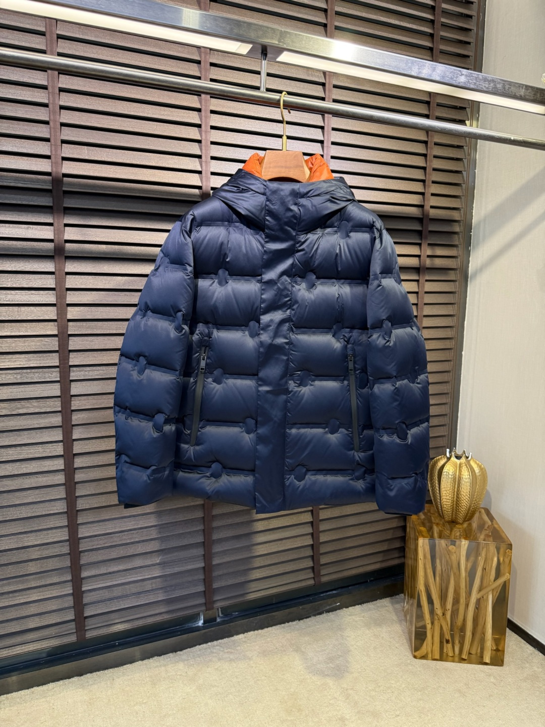 Zegn&杰尼🦷FW2025冬季新款羽绒服。连帽设计，商务与休闲兼并，帽子不可拆卸，适合各种场合穿搭。采