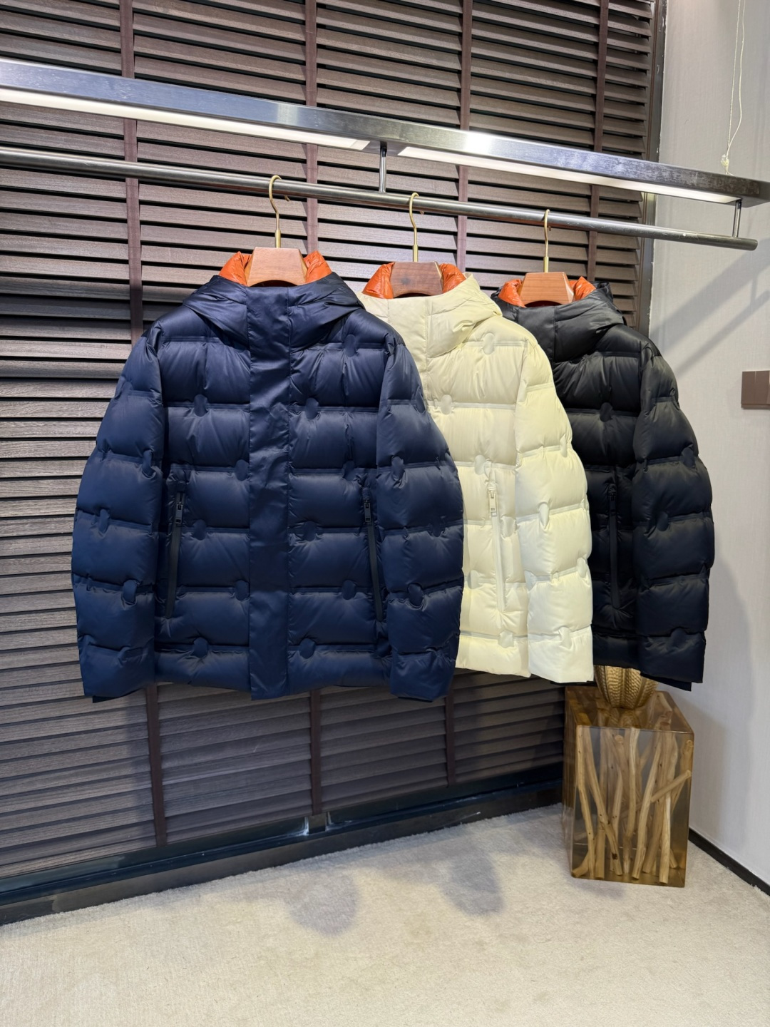 Zegn&杰尼🦷FW2025冬季新款羽绒服。连帽设计，商务与休闲兼并，帽子不可拆卸，适合各种场合穿搭。采