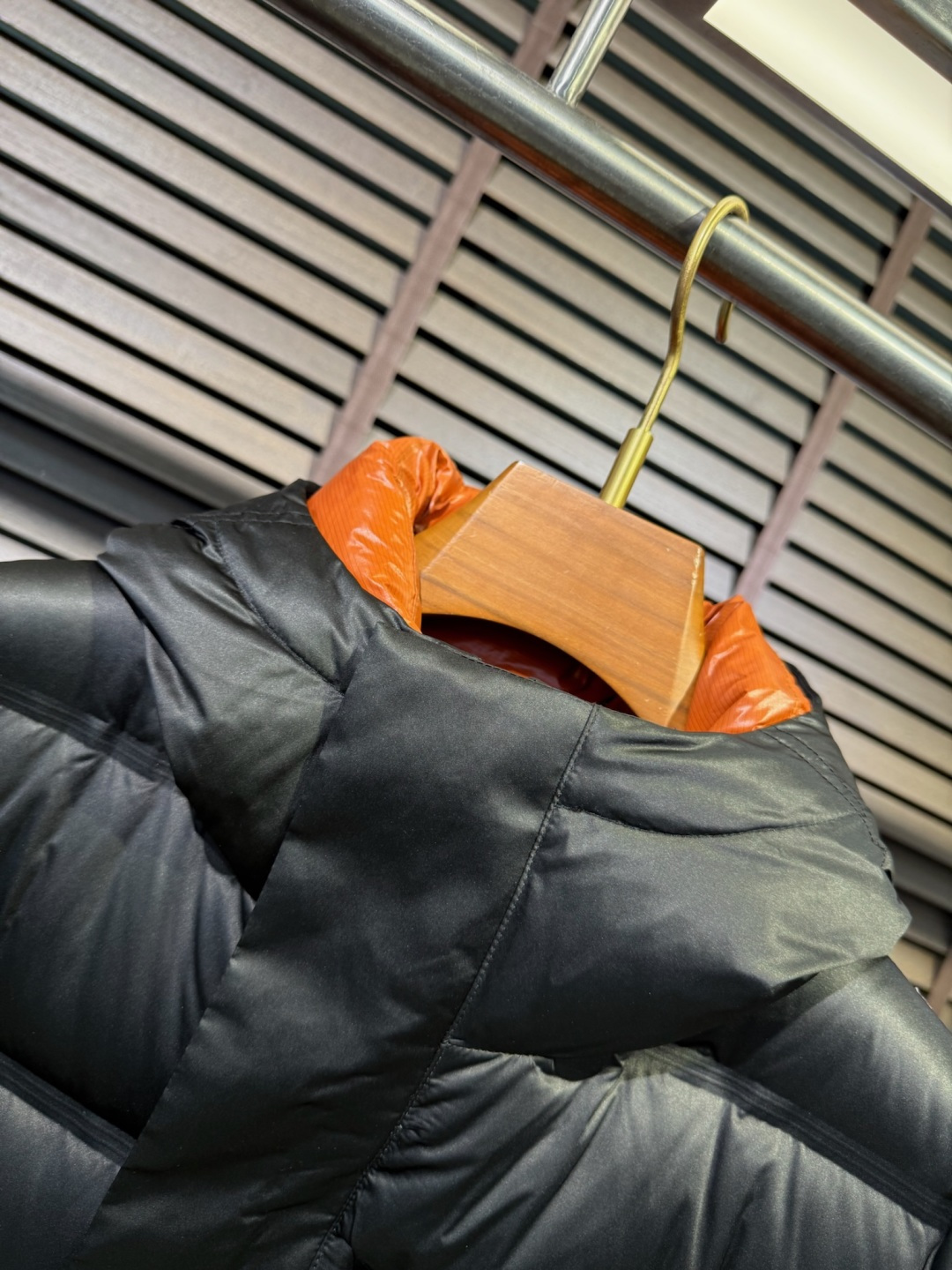 Zegn&杰尼🦷FW2025冬季新款羽绒服。连帽设计，商务与休闲兼并，帽子不可拆卸，适合各种场合穿搭。采