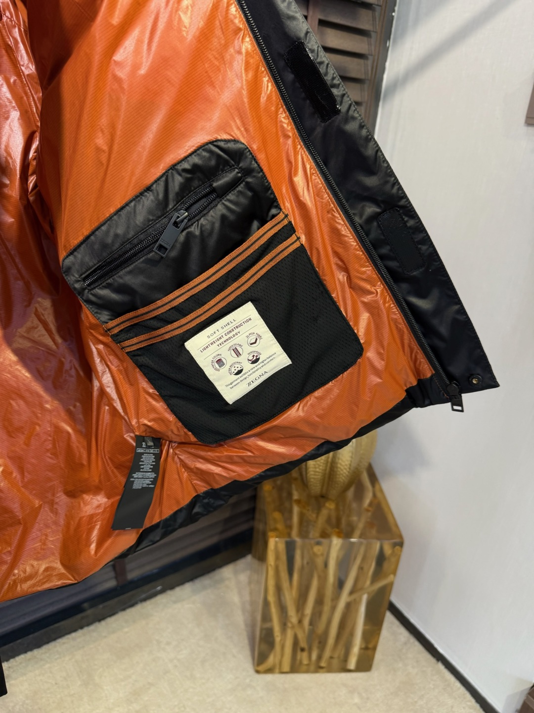 Zegn&杰尼🦷FW2025冬季新款羽绒服。连帽设计，商务与休闲兼并，帽子不可拆卸，适合各种场合穿搭。采