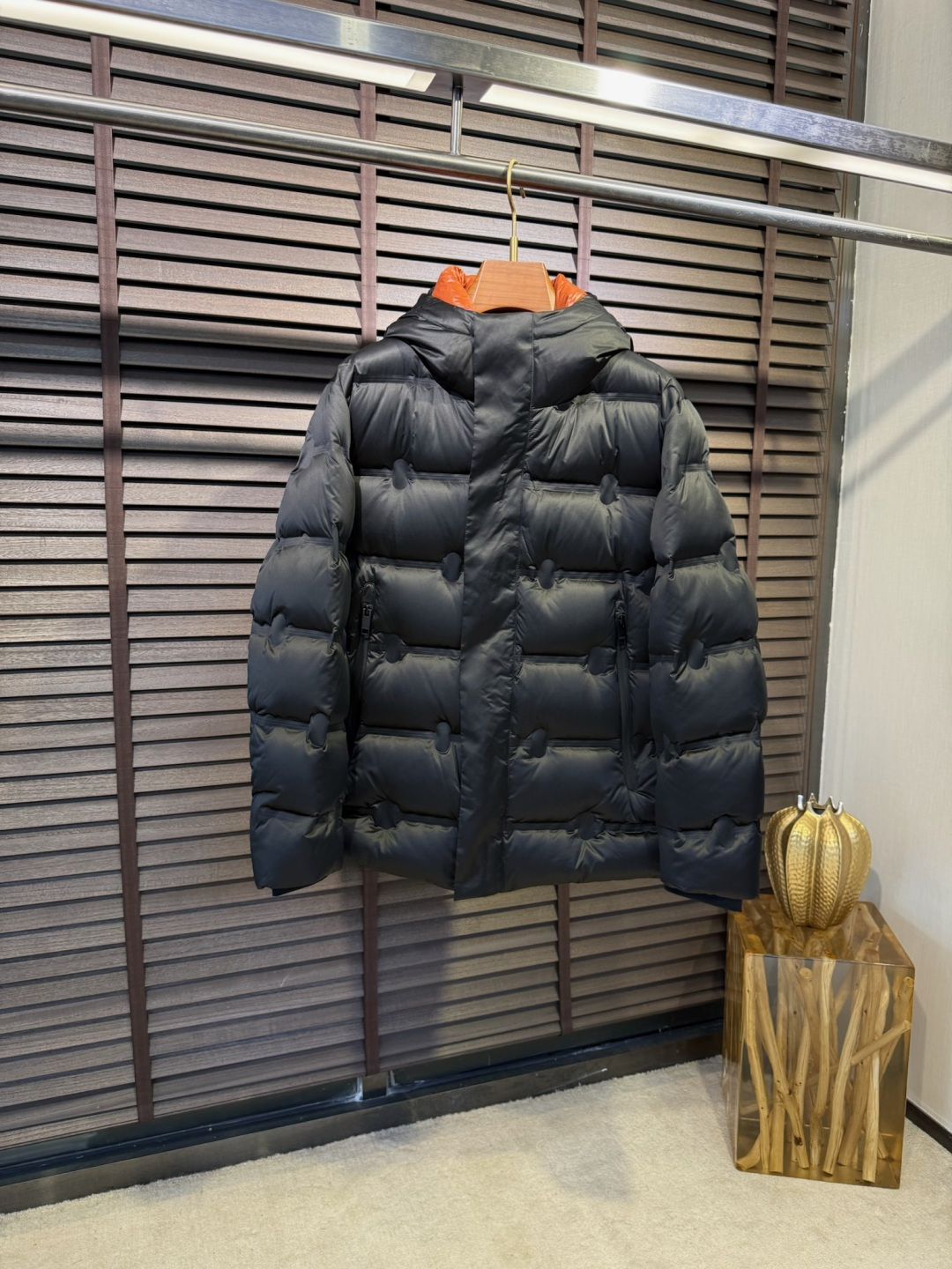 Zegn&杰尼🦷FW2025冬季新款羽绒服。连帽设计，商务与休闲兼并，帽子不可拆卸，适合各种场合穿搭。采