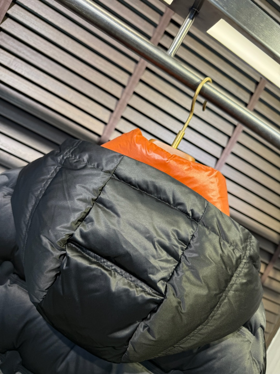 Zegn&杰尼🦷FW2025冬季新款羽绒服。连帽设计，商务与休闲兼并，帽子不可拆卸，适合各种场合穿搭。采