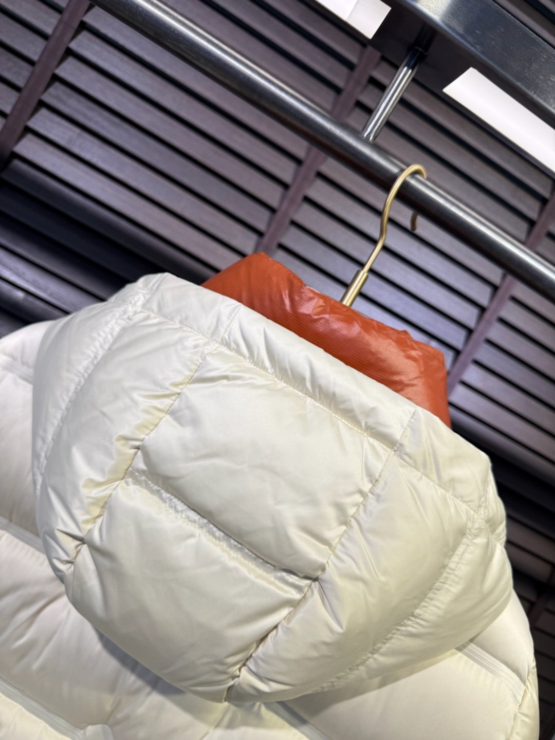 Zegn&杰尼🦷FW2025冬季新款羽绒服。连帽设计，商务与休闲兼并，帽子不可拆卸，适合各种场合穿搭。采