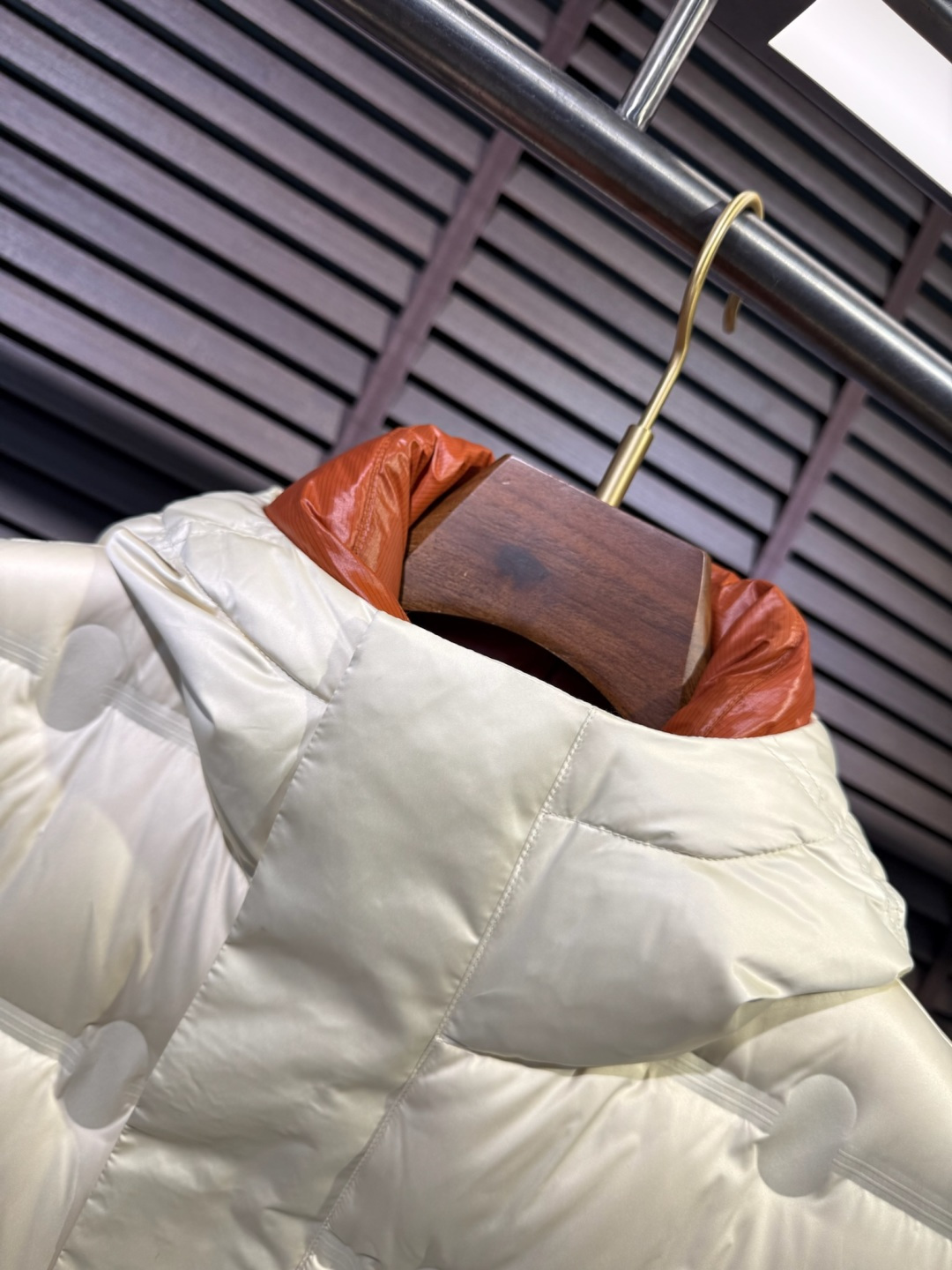 Zegn&杰尼🦷FW2025冬季新款羽绒服。连帽设计，商务与休闲兼并，帽子不可拆卸，适合各种场合穿搭。采