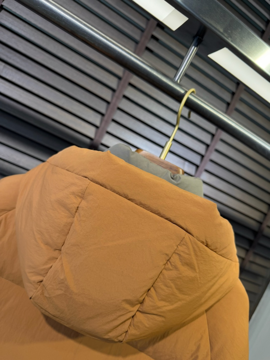 Pra&普拉哒FW2025新款羽绒服！充满时尚感引领时尚潮流！ 以高贵，精致，华丽的风格著称👍 高领拉练