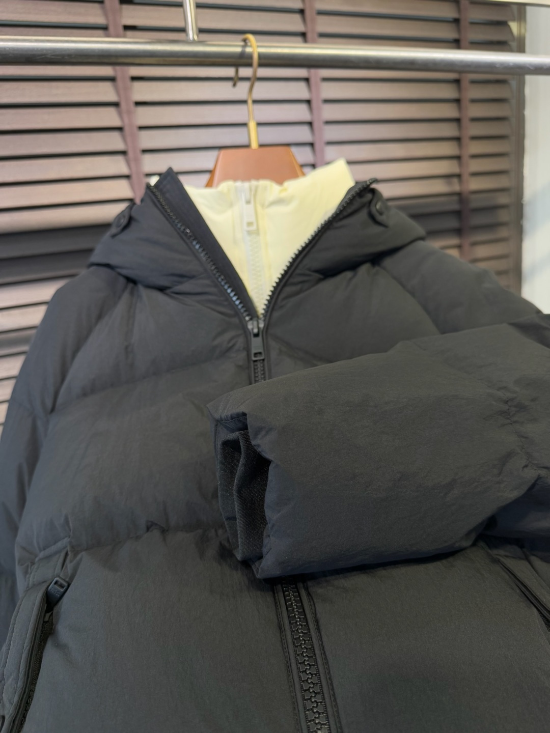 Pra&普拉哒FW2025新款羽绒服！充满时尚感引领时尚潮流！ 以高贵，精致，华丽的风格著称👍 高领拉练