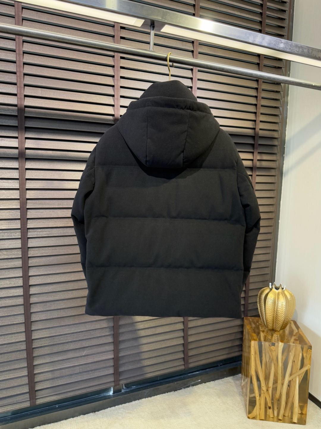 Zegn&杰尼🦷FW2025新款羽绒服。柜子在售款。采用定制高支数灯芯绒面料，抗皱立挺有型，软糯亲肤 上