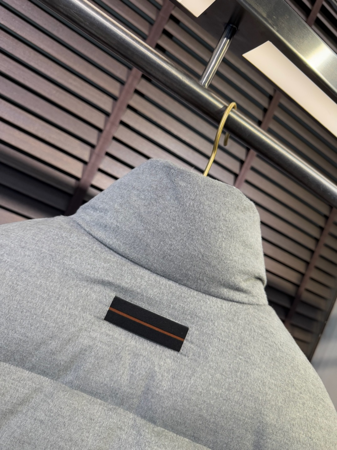 Zegn&杰尼🦷FW2025新款羽绒服。柜子在售款。采用定制高支数羊毛羊绒面料，抗皱立挺有型，软糯亲肤 