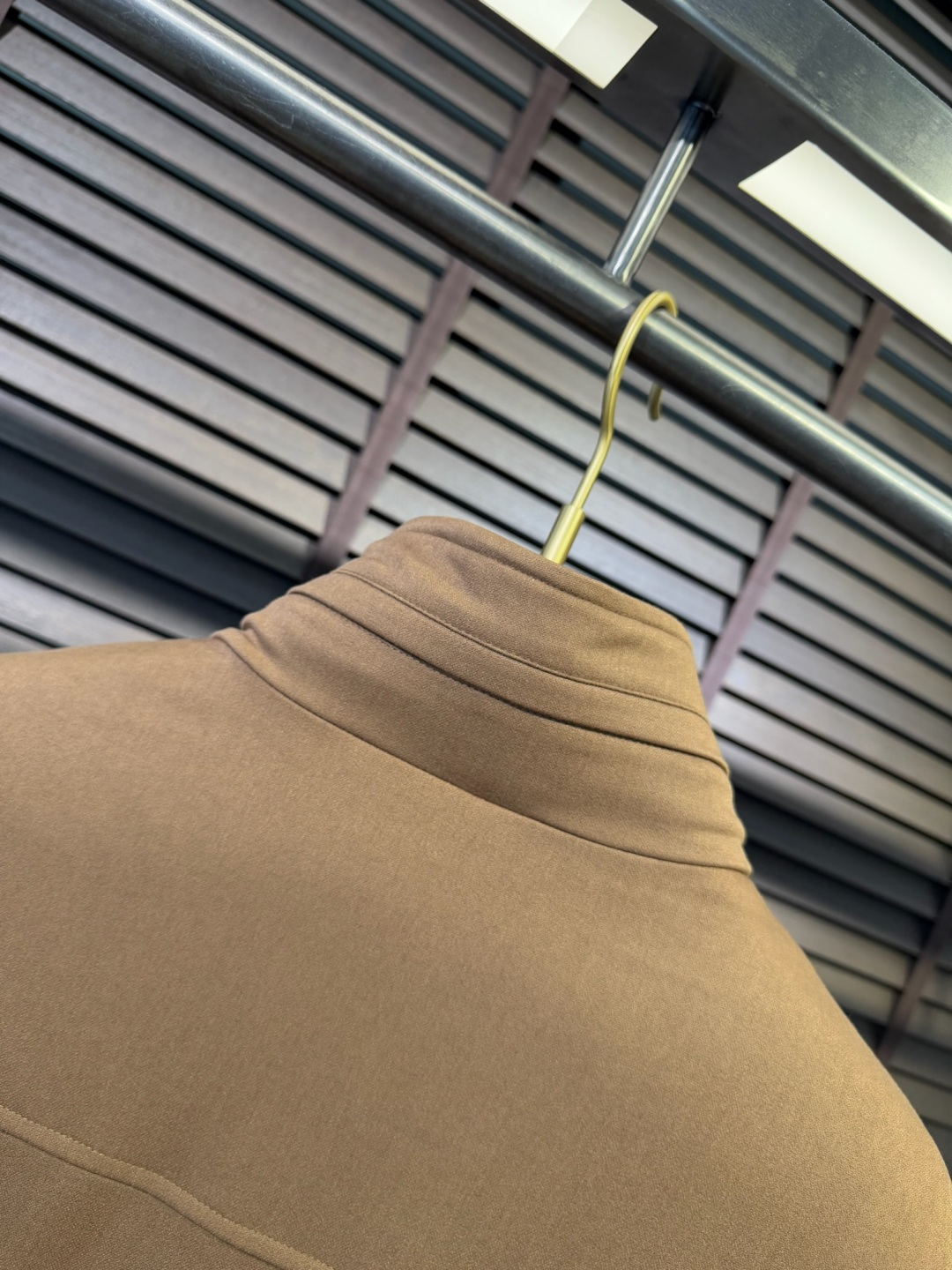 Zegn&杰尼🦷FW2025新款夹克风衣羽绒服。柜子在售款。采用定制高支数羊毛羊绒面料，抗皱立挺有型，软