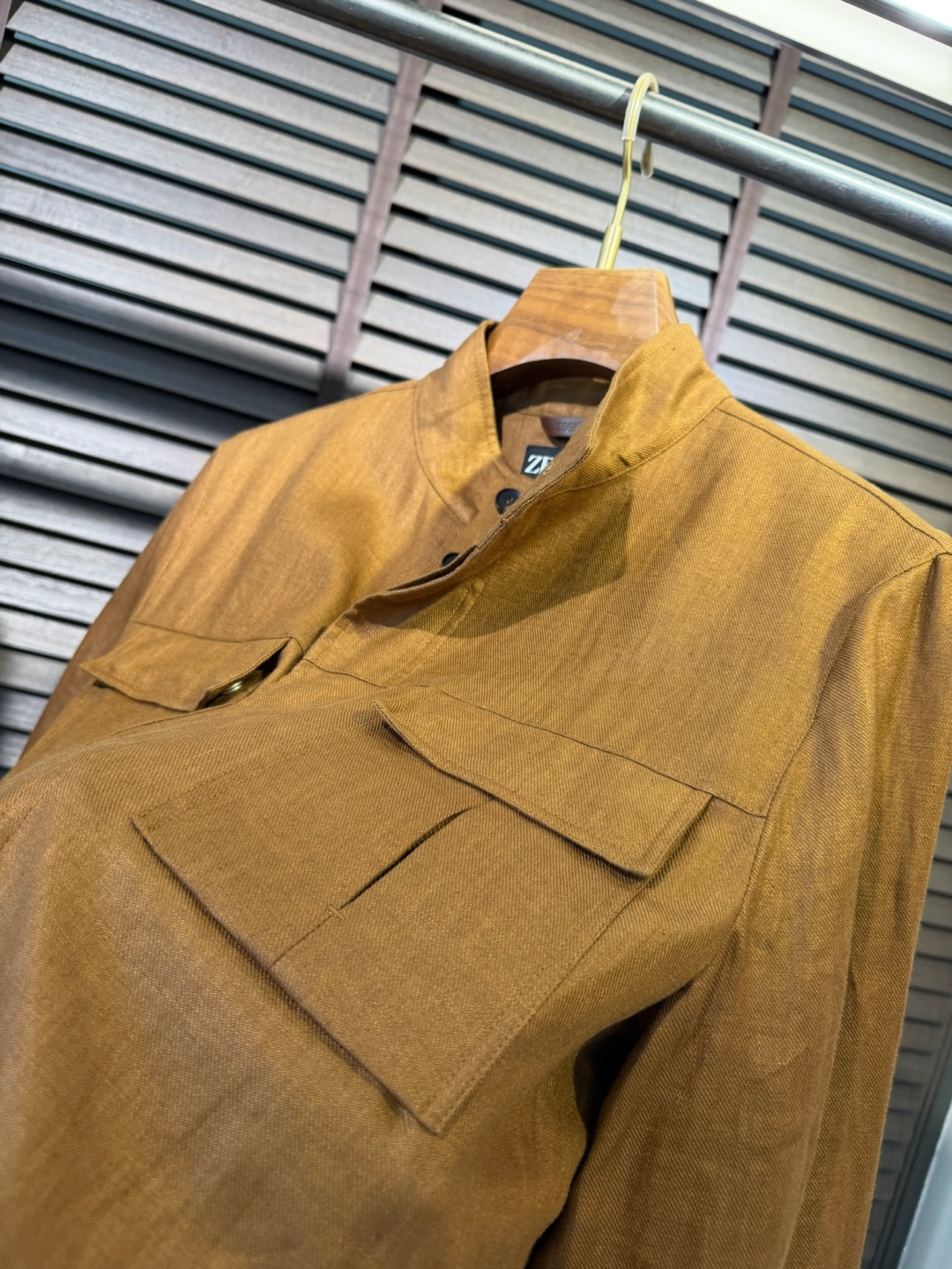 Zegn&杰尼🦷2026SS新款夹克外套。采用进口定制100%雨露麻面料，力挺有型，质地柔软，手感舒适，
