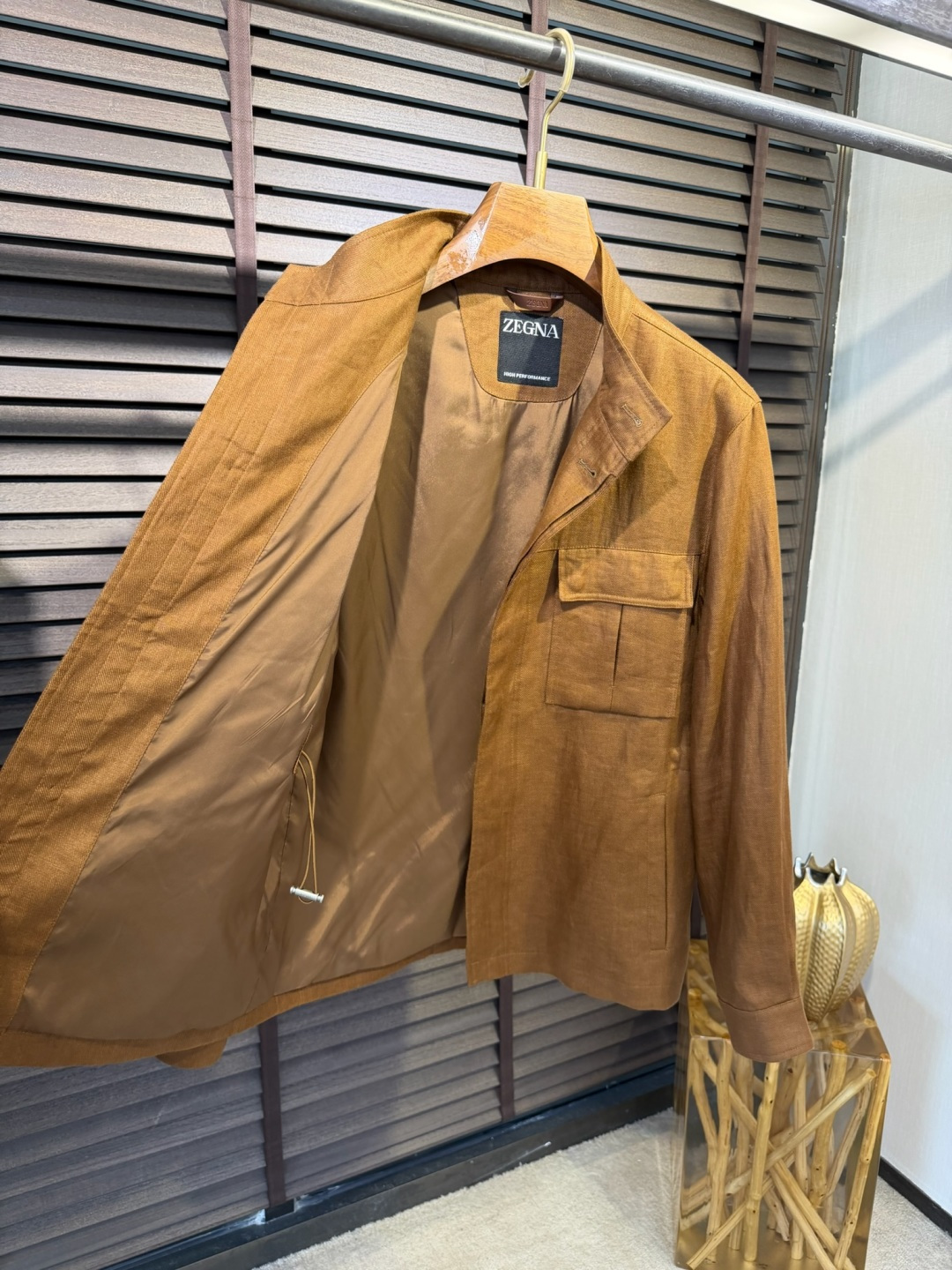 Zegn&杰尼🦷2026SS新款夹克外套。采用进口定制100%雨露麻面料，力挺有型，质地柔软，手感舒适，