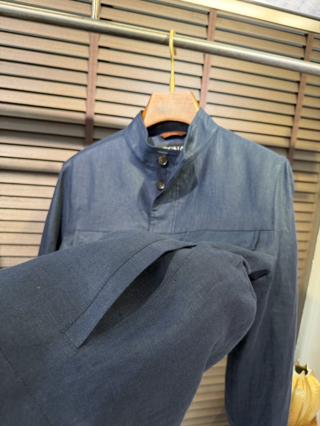 Zegn&杰尼🦷2026SS新款夹克外套。采用进口定制100%雨露麻面料，力挺有型，质地柔软，手感舒适，