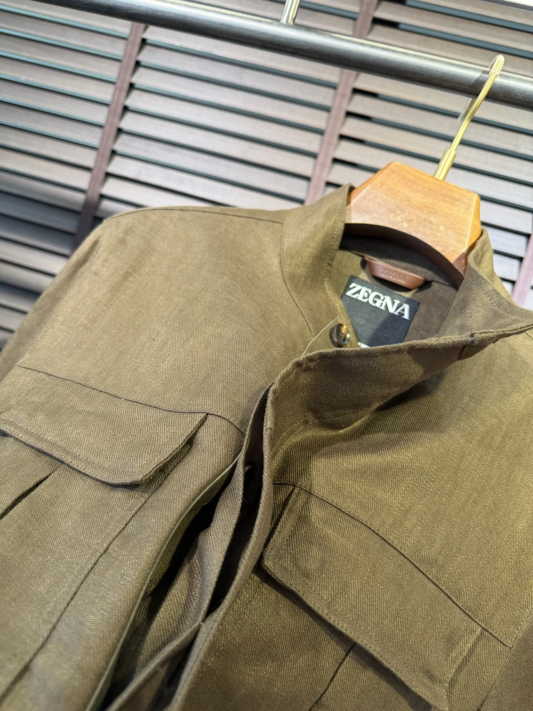 Zegn&杰尼🦷2026SS新款夹克外套。采用进口定制100%雨露麻面料，力挺有型，质地柔软，手感舒适，
