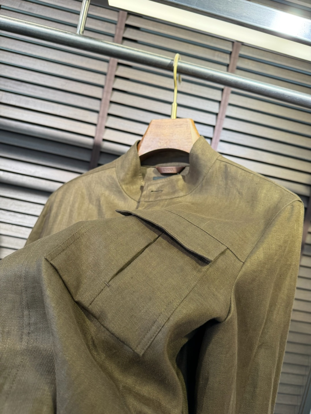 Zegn&杰尼🦷2026SS新款夹克外套。采用进口定制100%雨露麻面料，力挺有型，质地柔软，手感舒适，