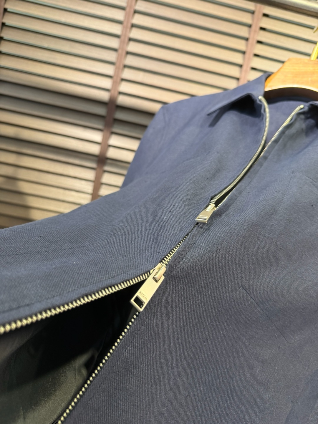 Zegn&杰尼🦷2026SS新款商务休闲翻领夹克外套。采用100%汉麻面料，定织纹路，低调奢华，抗皱立挺