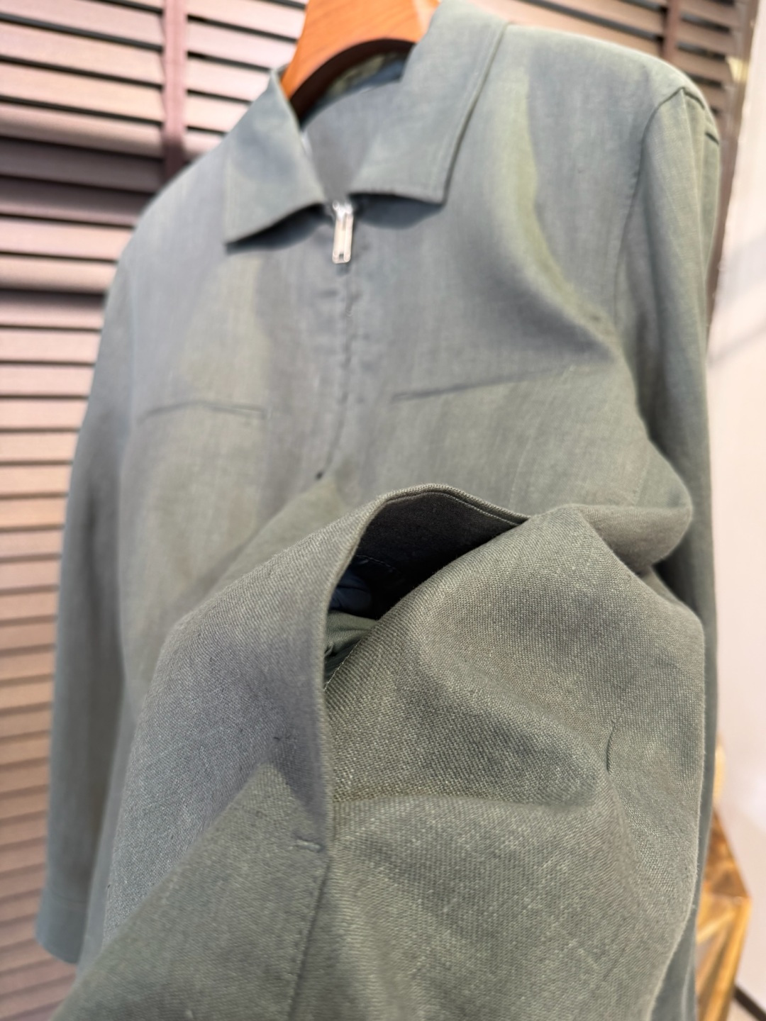 Zegn&杰尼🦷2026SS新款商务休闲翻领夹克外套。采用100%汉麻面料，定织纹路，低调奢华，抗皱立挺