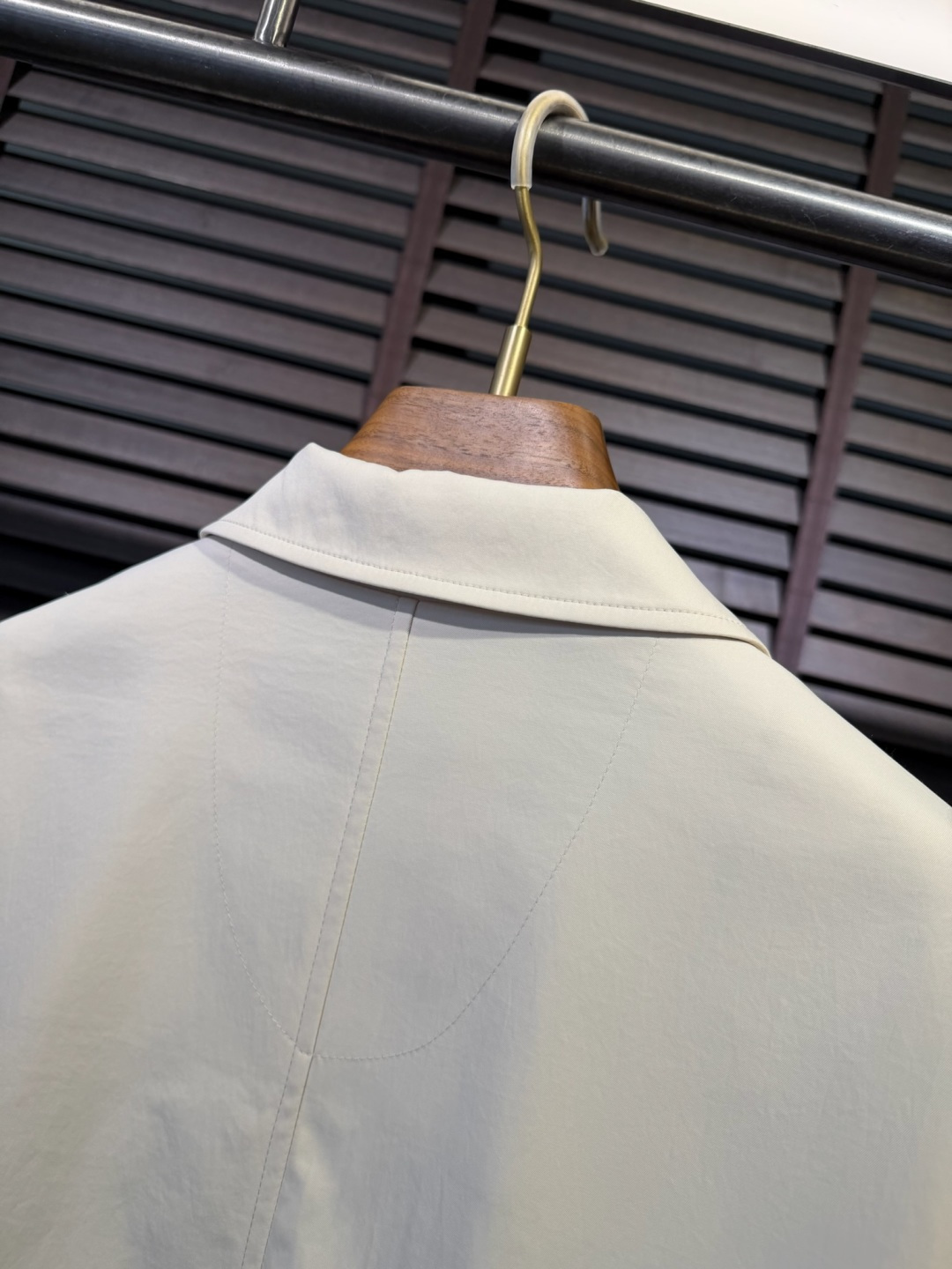 Bur&巴宝🎁2026SS新款夹克外套。柜子最新款，翻领设计，商务与休闲兼并；采用定制魂混纺桑蚕丝夹克面