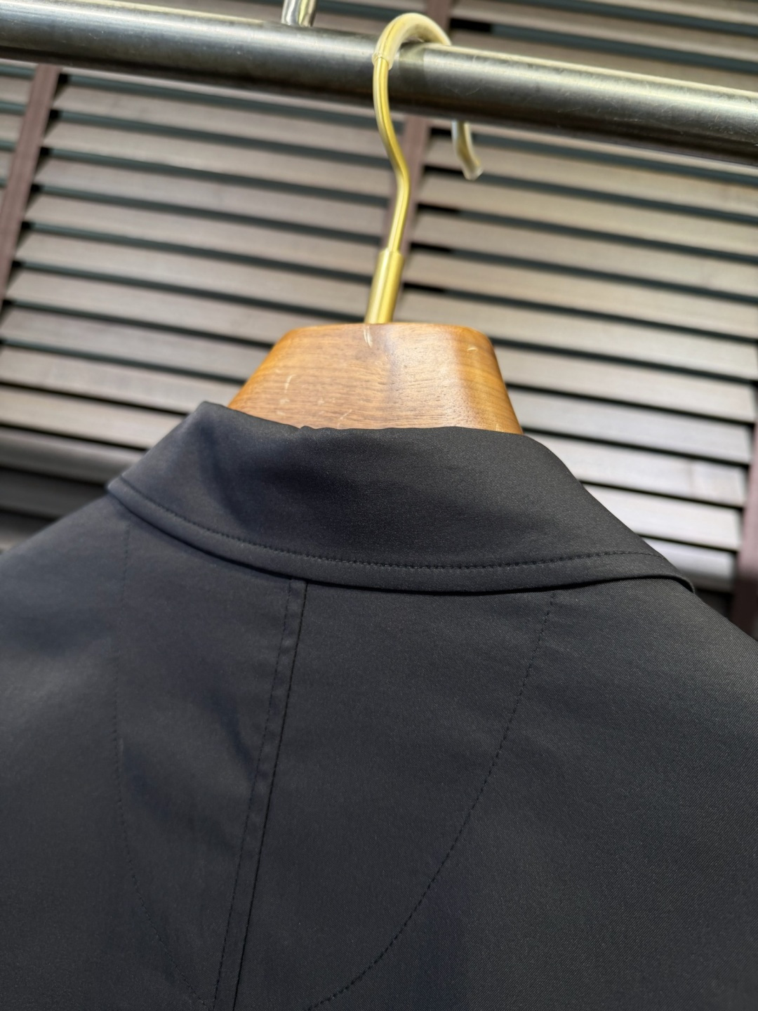 Bur&巴宝🎁2026SS新款夹克外套。柜子最新款，翻领设计，商务与休闲兼并；采用定制魂混纺桑蚕丝夹克面