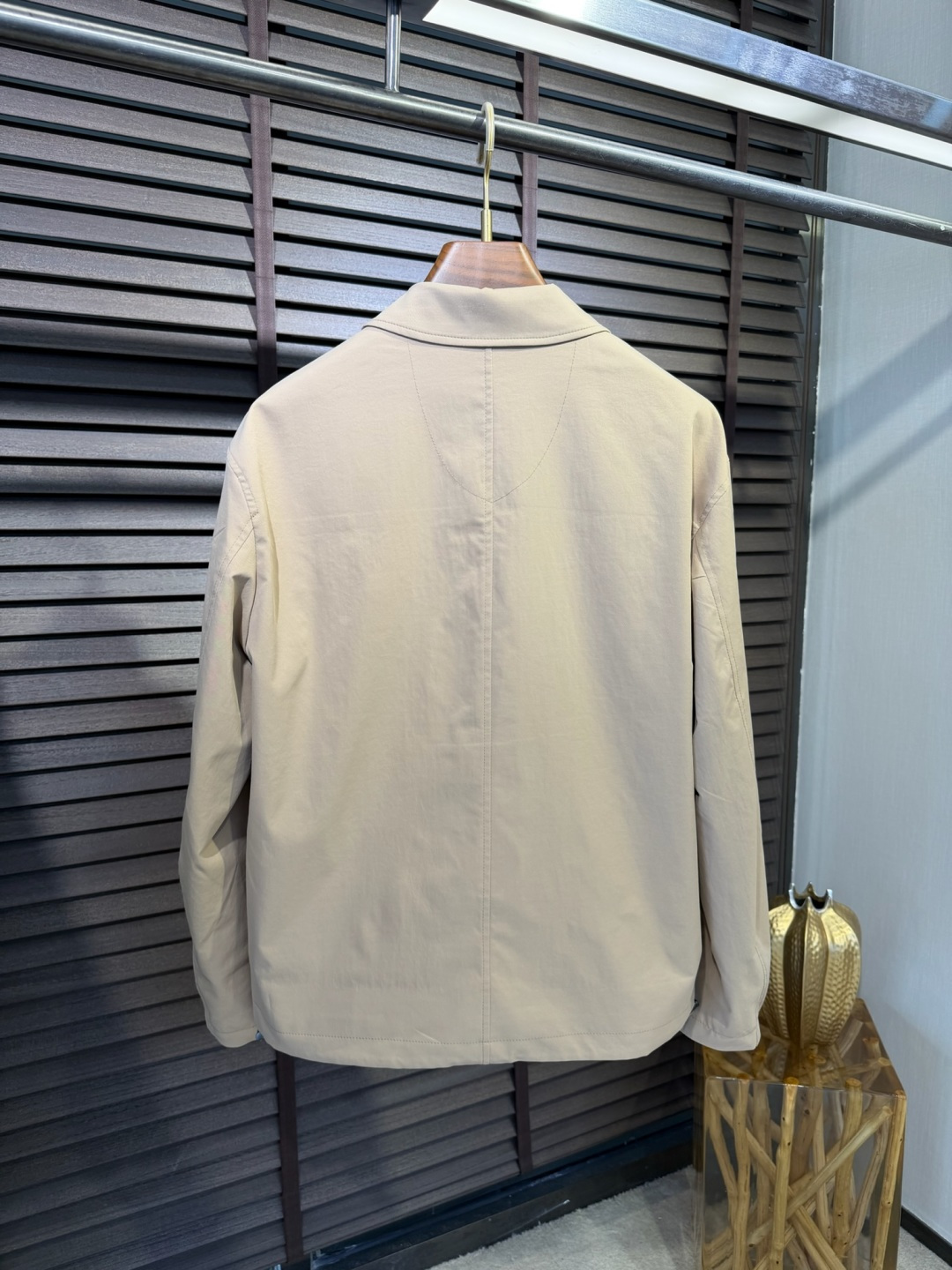 Bur&巴宝🎁2026SS新款夹克外套。柜子最新款，翻领设计，商务与休闲兼并；采用定制魂混纺桑蚕丝夹克面