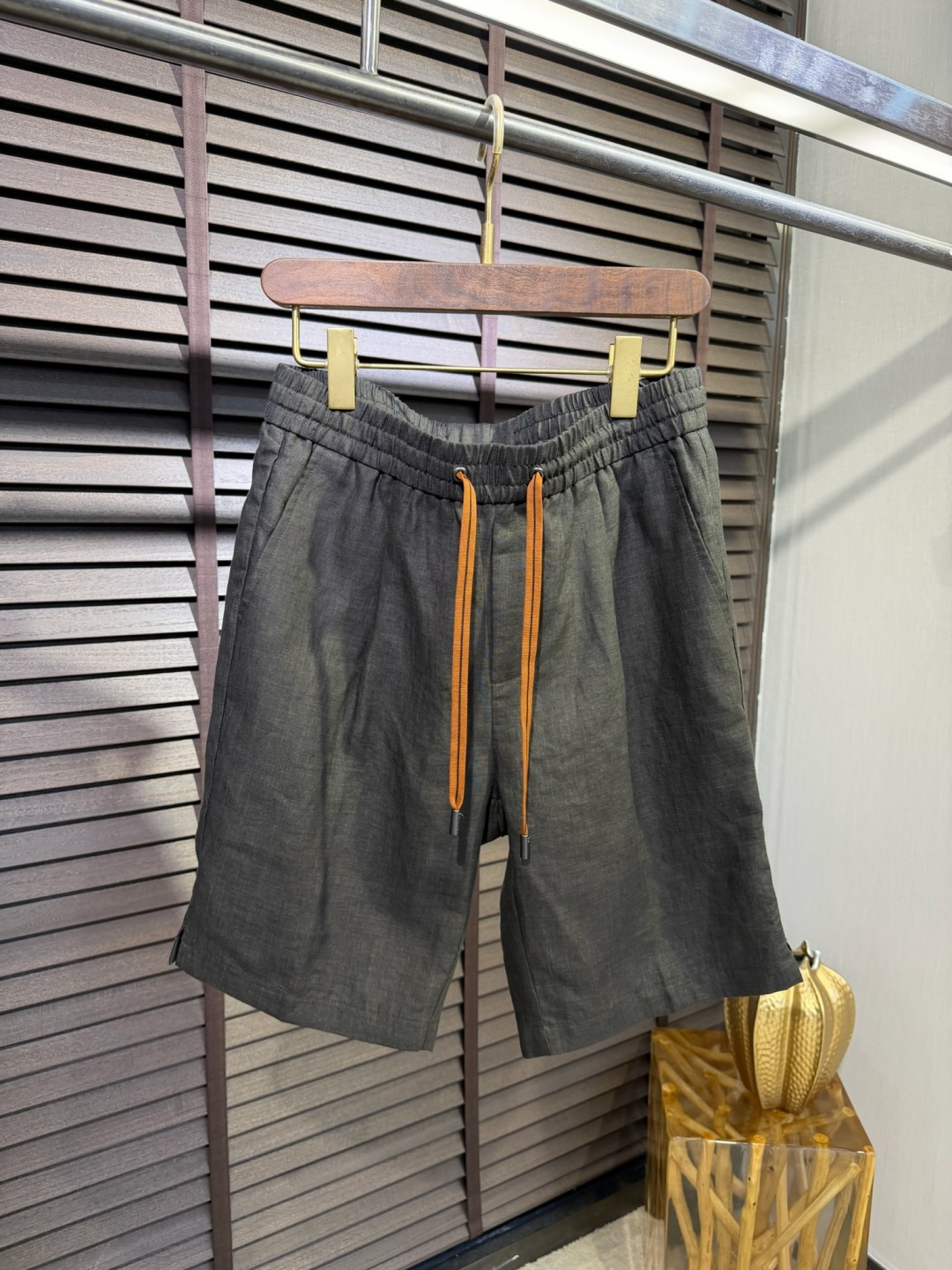 Zega&杰尼🦷2026SS新款休闲运动短裤。柜子最新款。采用定制100%高支数雨露麻面料，立挺有型，自