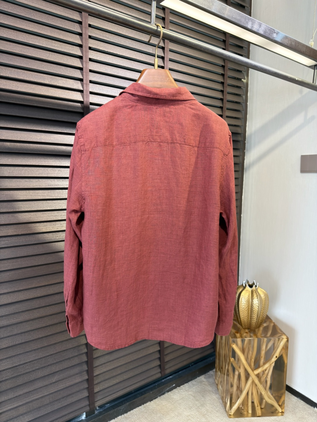 Loro Pian&Loro piana&诺悠翩雅2026SS新款衬衣。采用高支数100%亚麻面料，自然