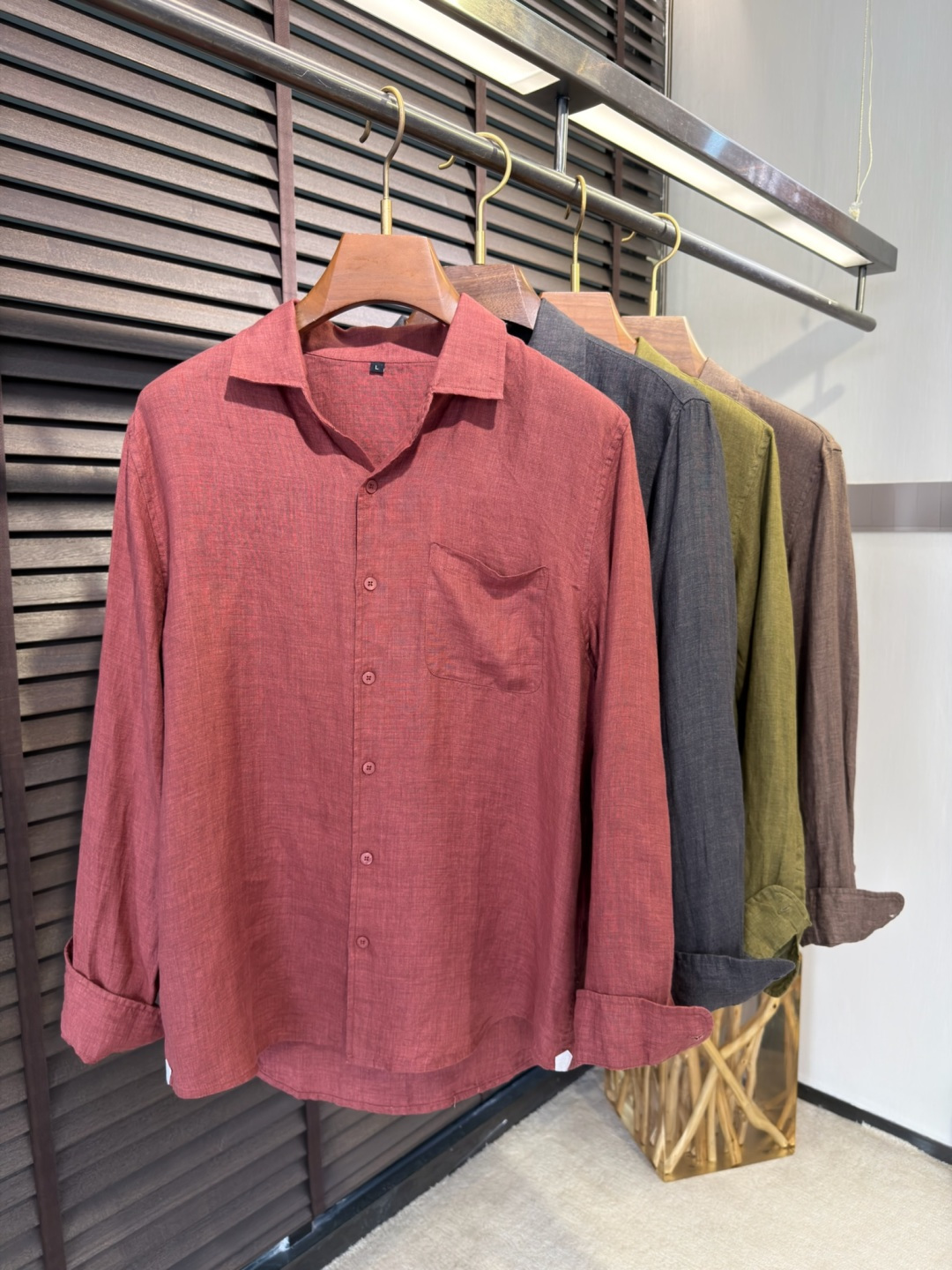 Loro Pian&Loro piana&诺悠翩雅2026SS新款衬衣。采用高支数100%亚麻面料，自然
