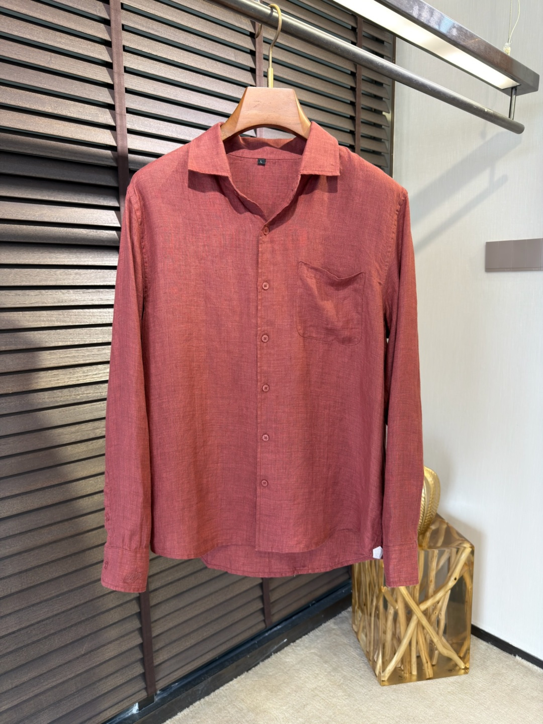 Loro Pian&Loro piana&诺悠翩雅2026SS新款衬衣。采用高支数100%亚麻面料，自然