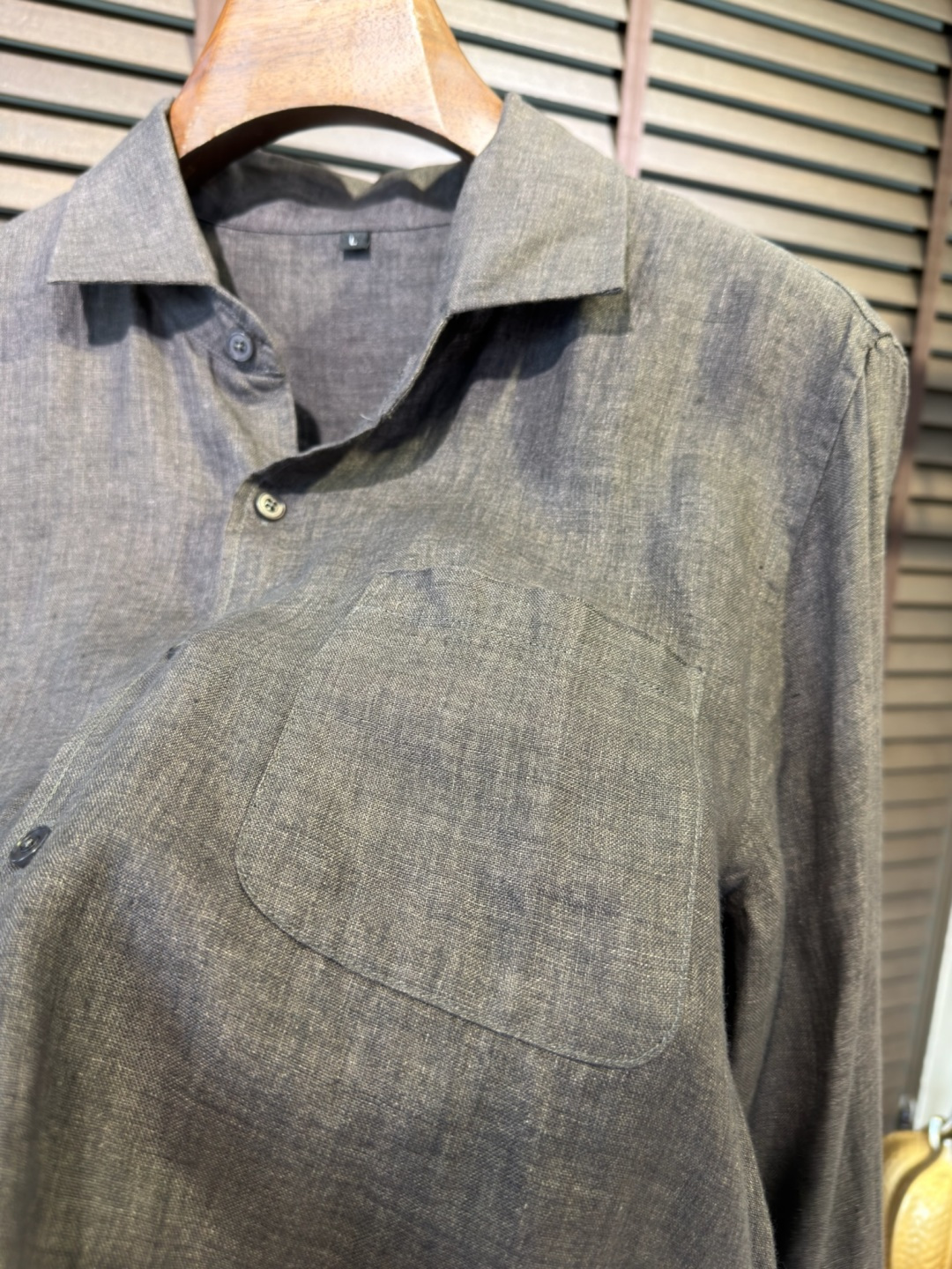 Loro Pian&Loro piana&诺悠翩雅2026SS新款衬衣。采用高支数100%亚麻面料，自然