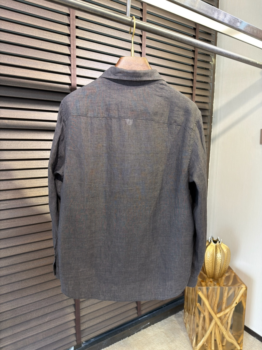 Loro Pian&Loro piana&诺悠翩雅2026SS新款衬衣。采用高支数100%亚麻面料，自然
