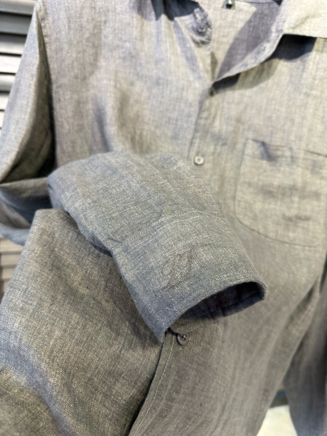 Loro Pian&Loro piana&诺悠翩雅2026SS新款衬衣。采用高支数100%亚麻面料，自然