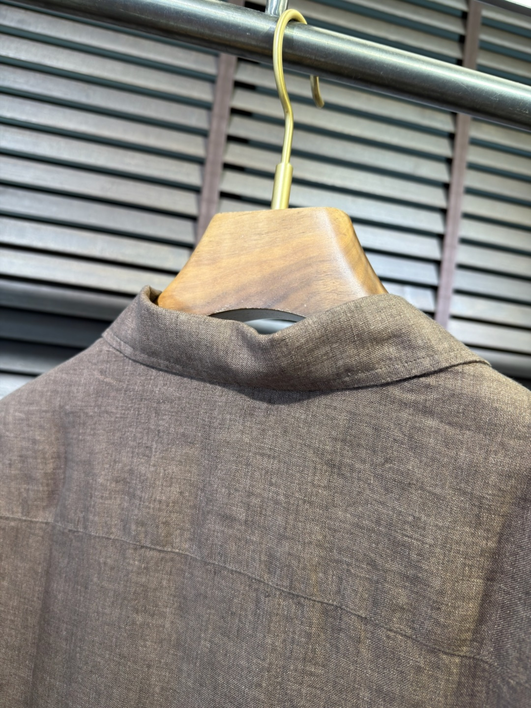 Loro Pian&Loro piana&诺悠翩雅2026SS新款衬衣。采用高支数100%亚麻面料，自然