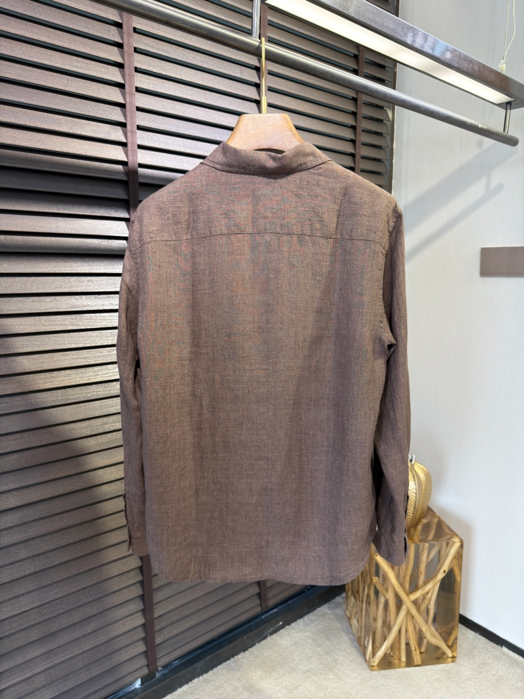 Loro Pian&Loro piana&诺悠翩雅2026SS新款衬衣。采用高支数100%亚麻面料，自然