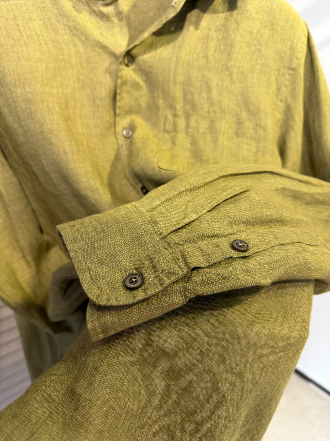 Loro Pian&Loro piana&诺悠翩雅2026SS新款衬衣。采用高支数100%亚麻面料，自然