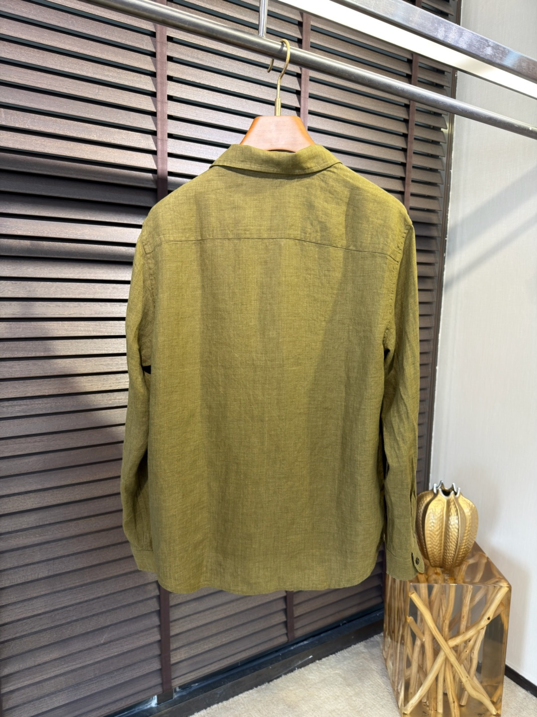 Loro Pian&Loro piana&诺悠翩雅2026SS新款衬衣。采用高支数100%亚麻面料，自然