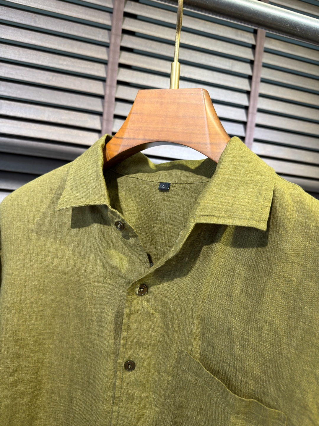Loro Pian&Loro piana&诺悠翩雅2026SS新款衬衣。采用高支数100%亚麻面料，自然