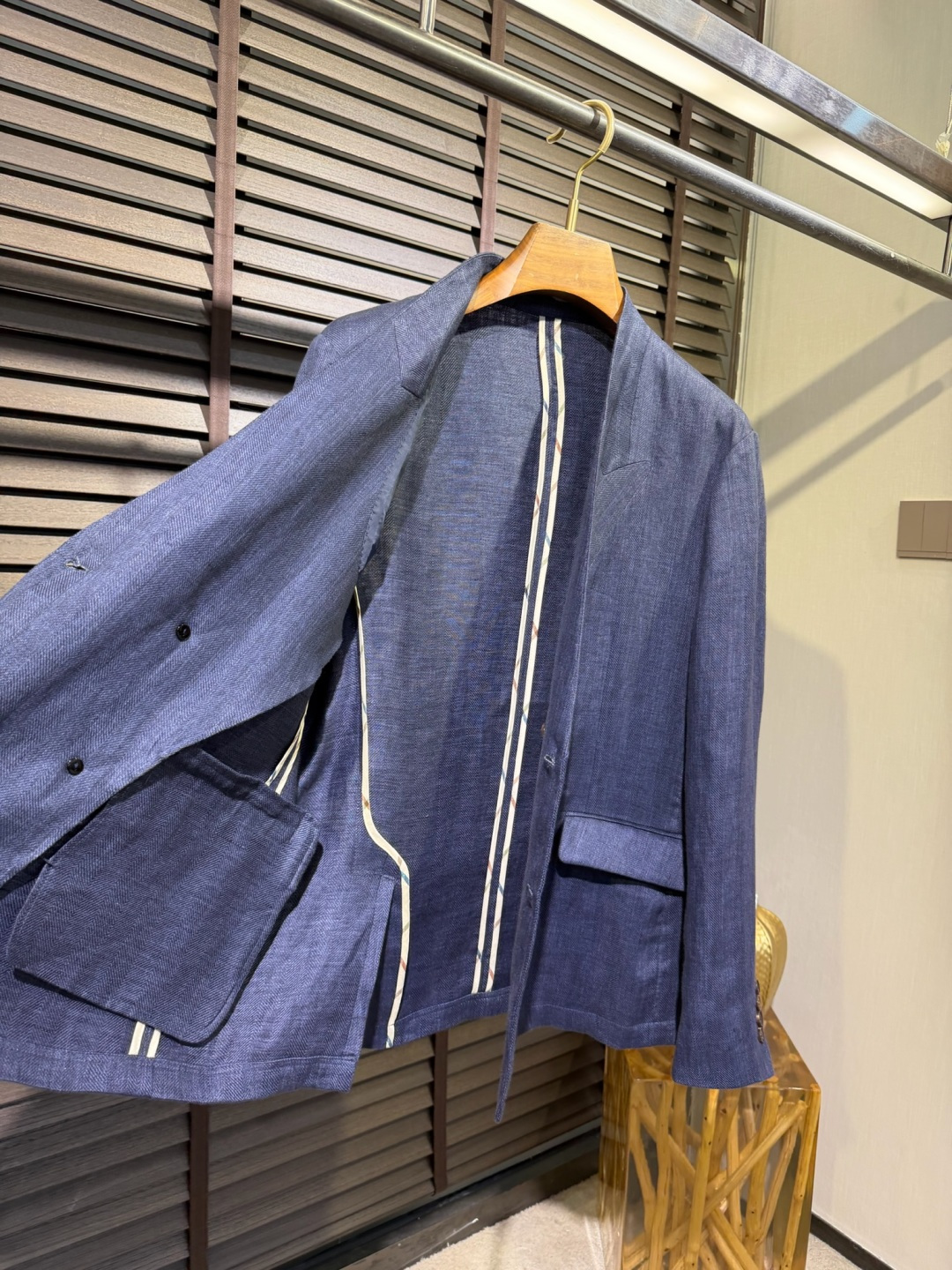 Loro Pian&Loro piana&诺悠翩雅2026SS新款西装。一体领设计，高端大气；采用100