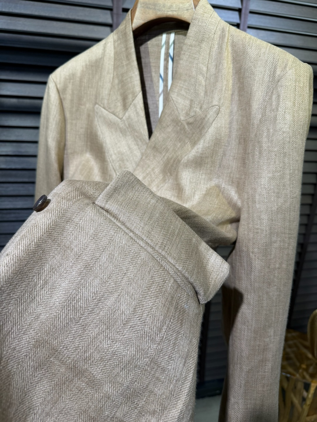 Loro Pian&Loro piana&诺悠翩雅2026SS新款西装。一体领设计，高端大气；采用100