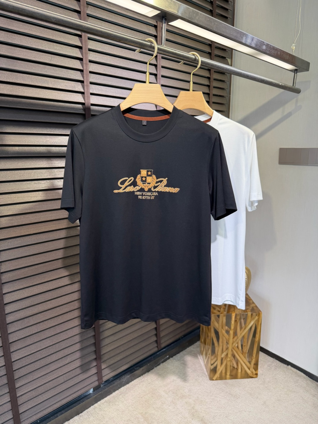 loro Pian&loro Piana&诺悠翩雅2026SS新款圆领T。柜子最新款。采用定制高支数莫代