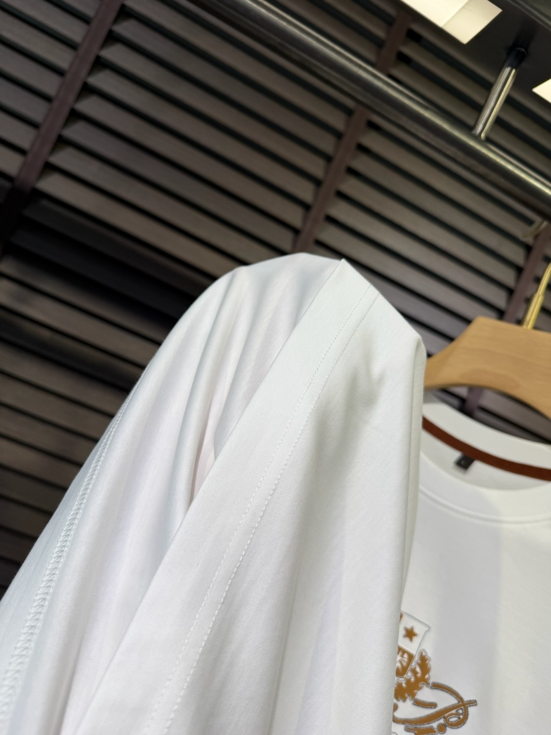 loro Pian&loro Piana&诺悠翩雅2026SS新款圆领T。柜子最新款。采用定制高支数莫代