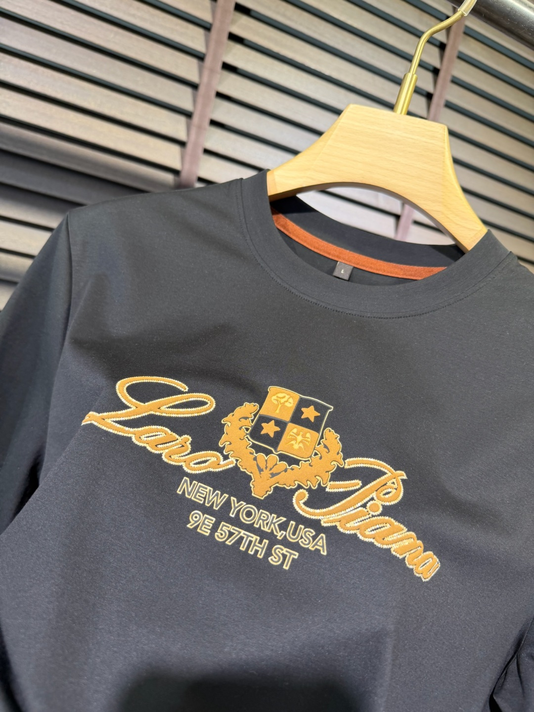 loro Pian&loro Piana&诺悠翩雅2026SS新款圆领T。柜子最新款。采用定制高支数莫代