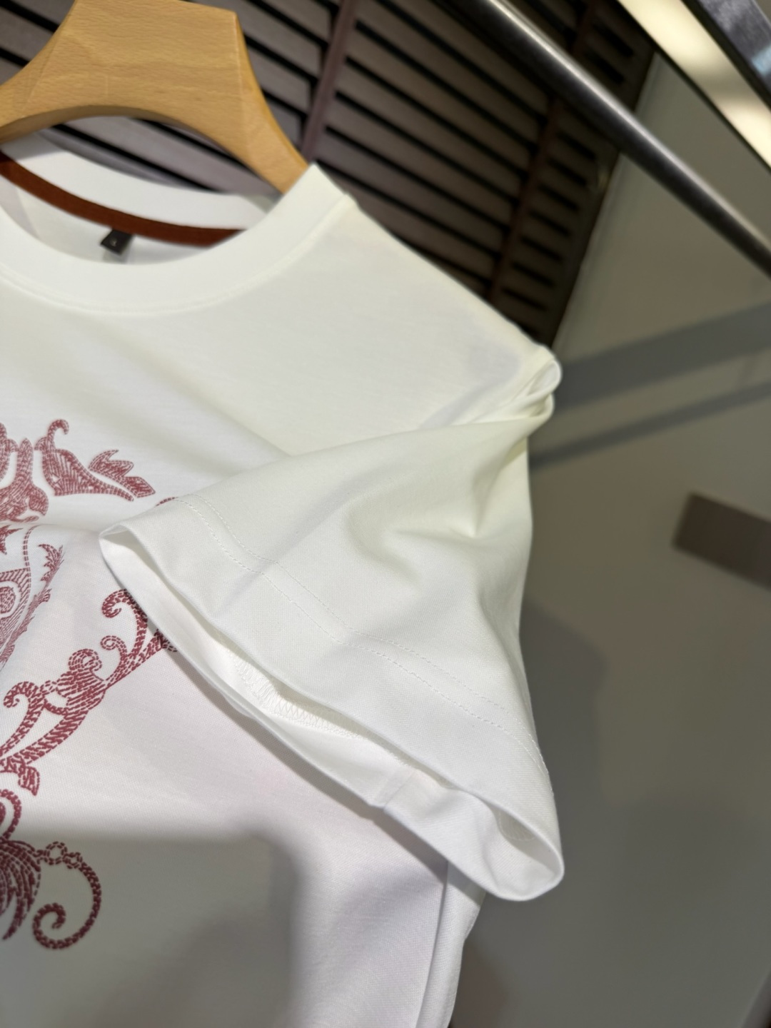 loro Pian&loro Piana&诺悠翩雅2026SS新款圆领T。柜子最新款。采用定制高支数莫代