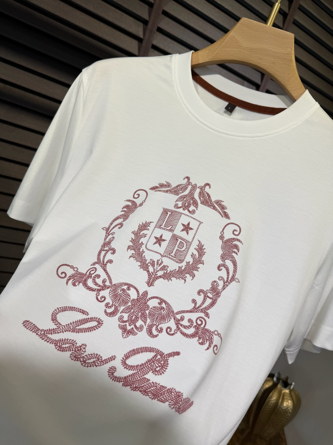 loro Pian&loro Piana&诺悠翩雅2026SS新款圆领T。柜子最新款。采用定制高支数莫代