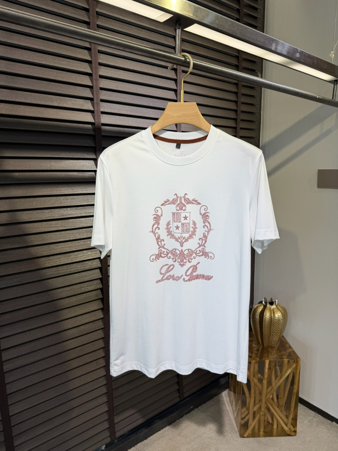 loro Pian&loro Piana&诺悠翩雅2026SS新款圆领T。柜子最新款。采用定制高支数莫代