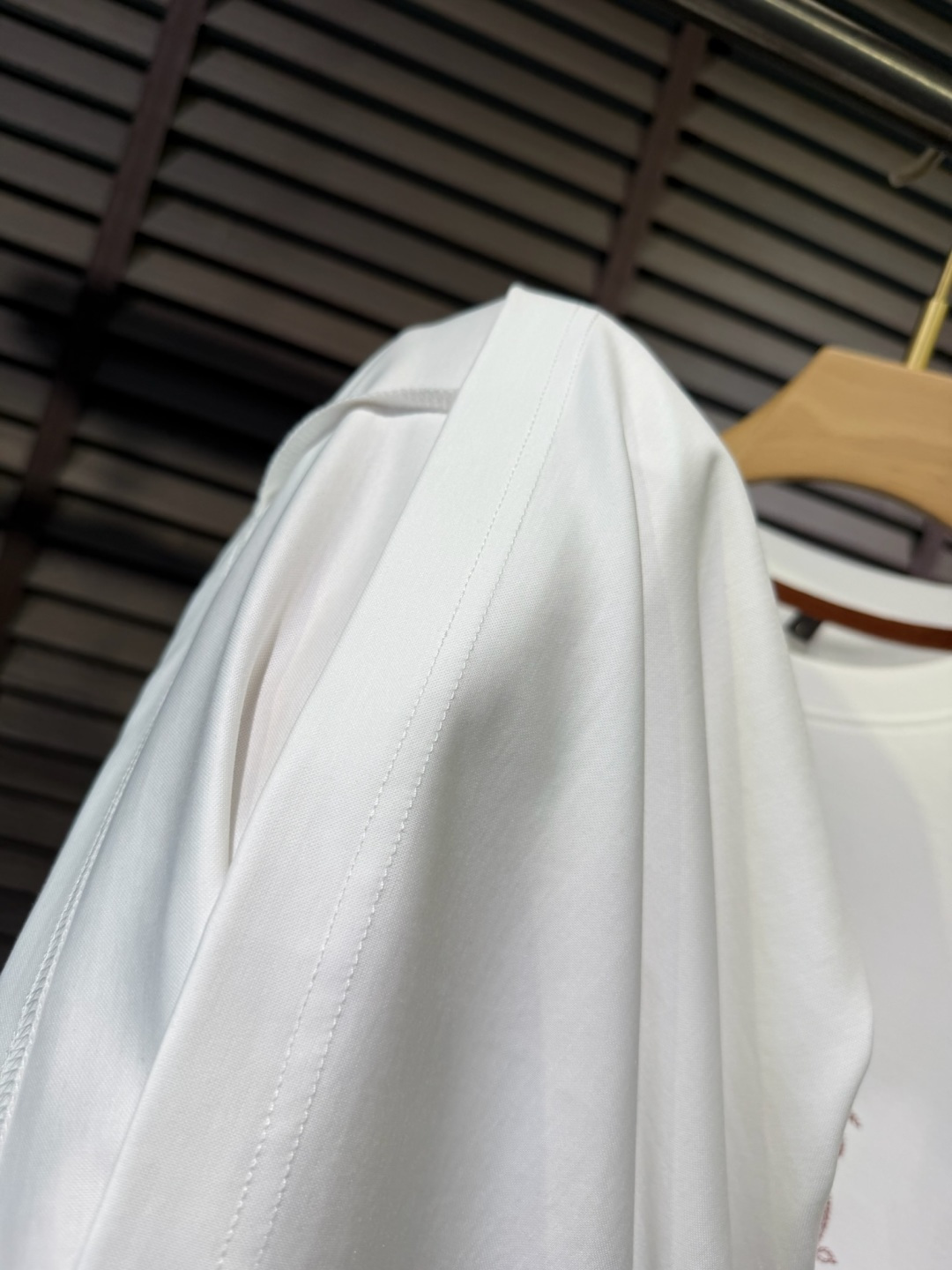 loro Pian&loro Piana&诺悠翩雅2026SS新款圆领T。柜子最新款。采用定制高支数莫代