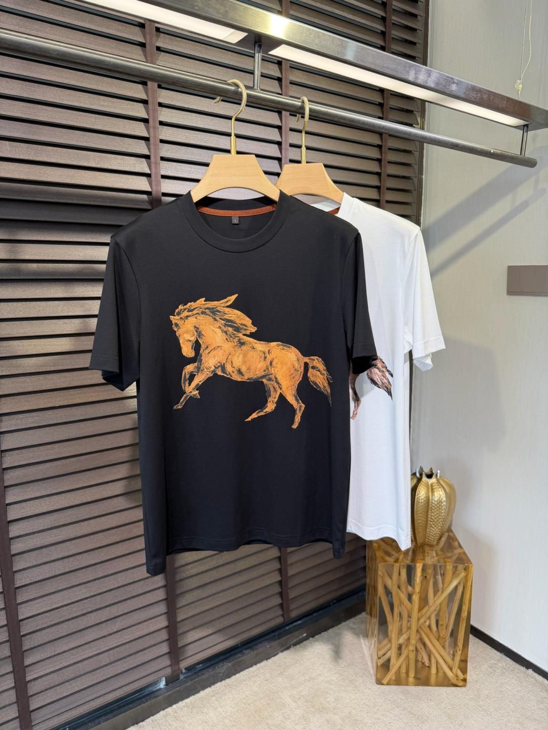 loro Pian&loro Piana&诺悠翩雅2026SS新款圆领T。柜子最新款。采用定制高支数莫代